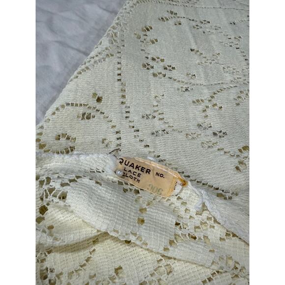 Vintage Quaker Lace Tablecloth 62x45 White Floral Pattern Mid Century Linen USA - Picture 9 of 14